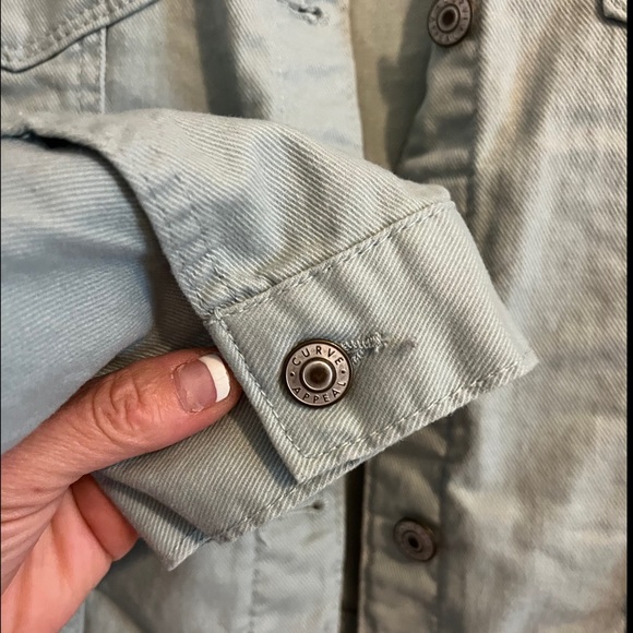 Curve Appeal XL Jean Jacket with two upper pockets and two lower pockets. - Picture 3 of 6